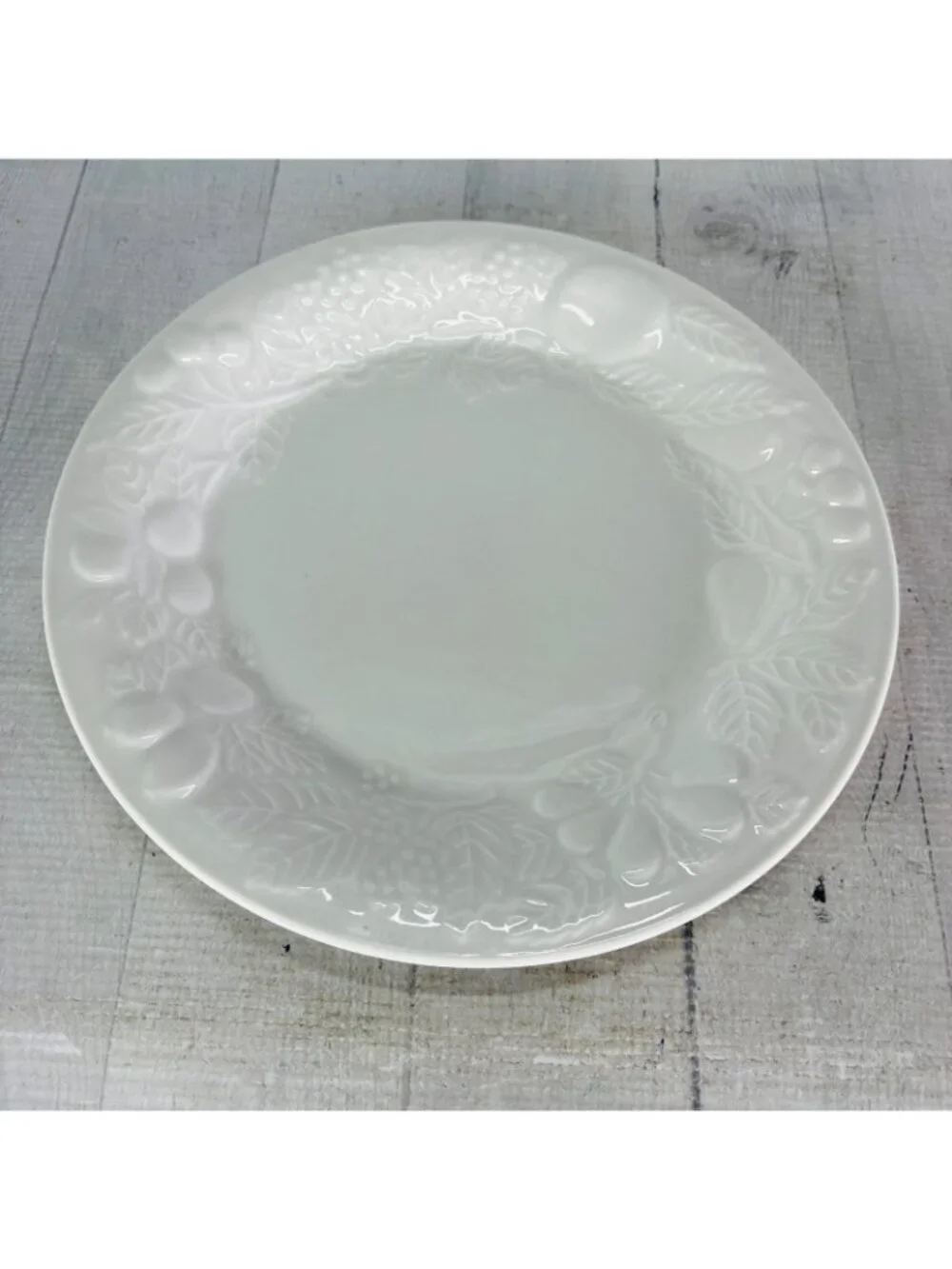 Gibson FRUIT Embossed Fruit White Shades Ceramic 10 1/8